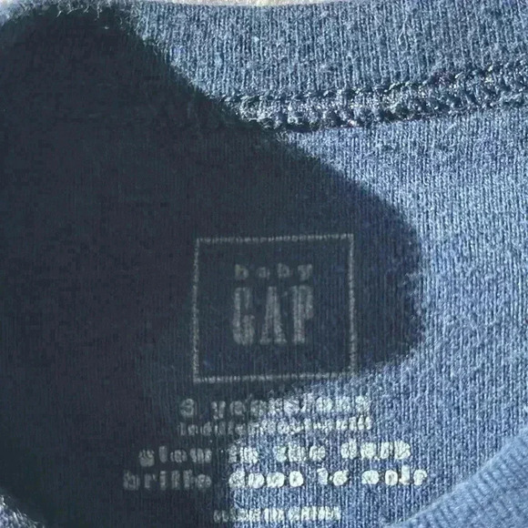 GAP - long sleeve glow  in the dark slim fit T-shirt. Size 3 - Picture 2 of 4